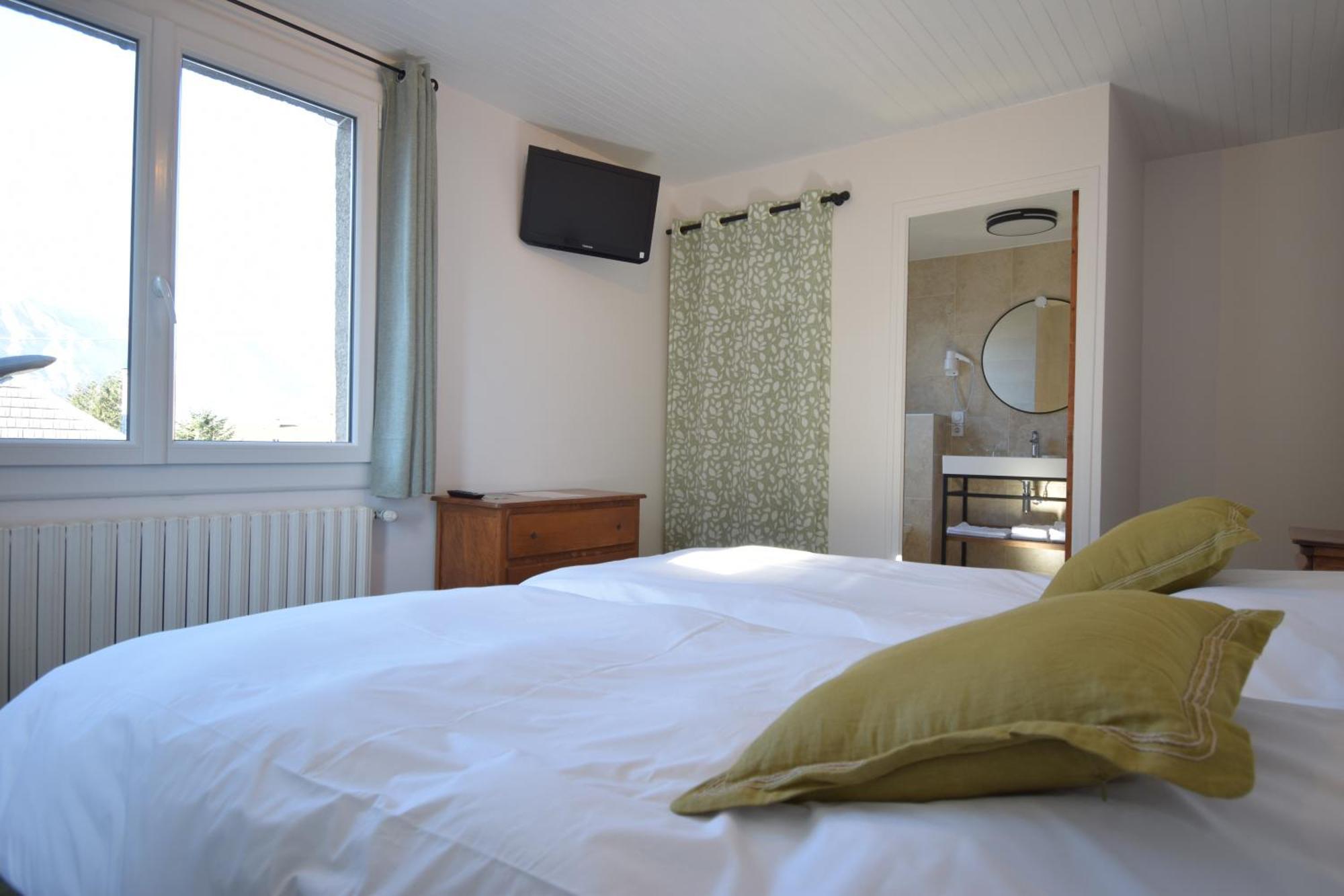 Hotel Les Chenets Saint-Julien-en-Champsaur Ngoại thất bức ảnh